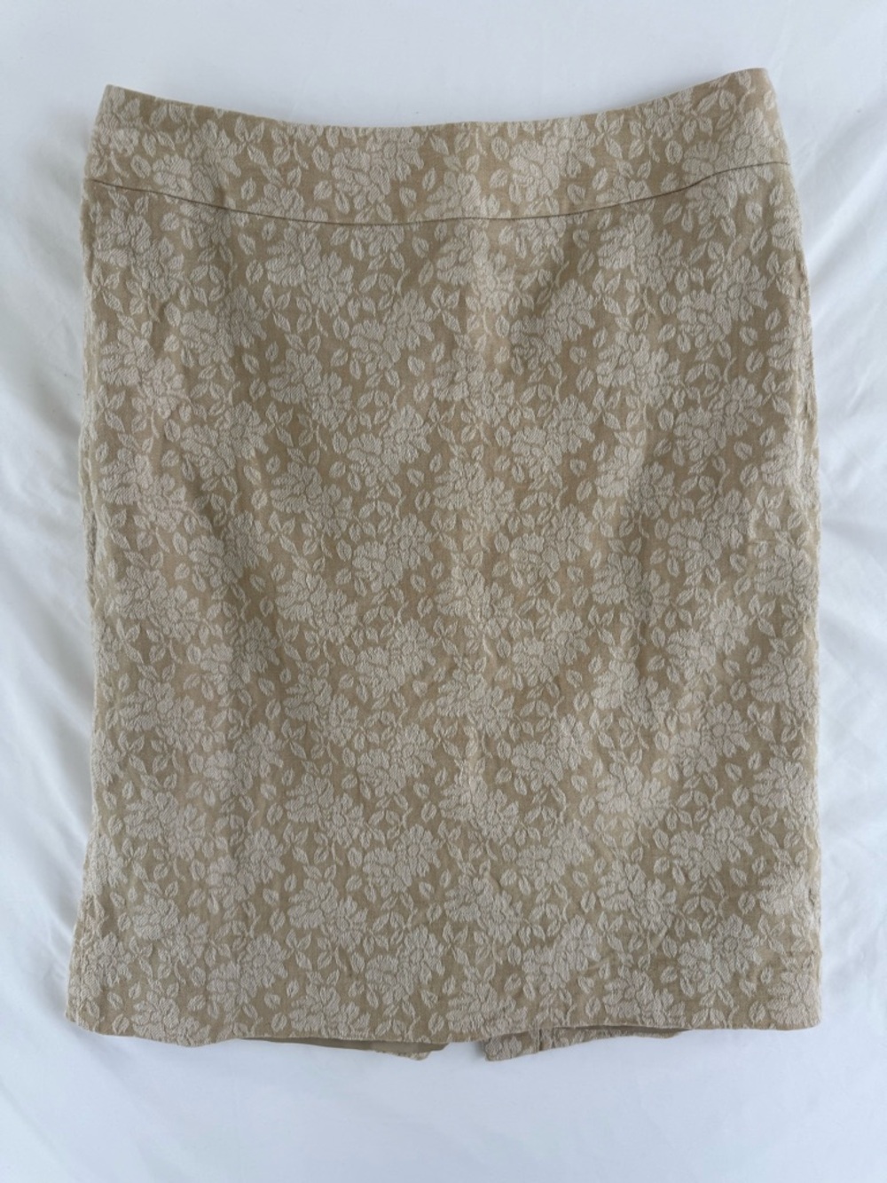 Liz Claiborne Beige Floral Jacquard Skirt Suit - Picture 4 of 11